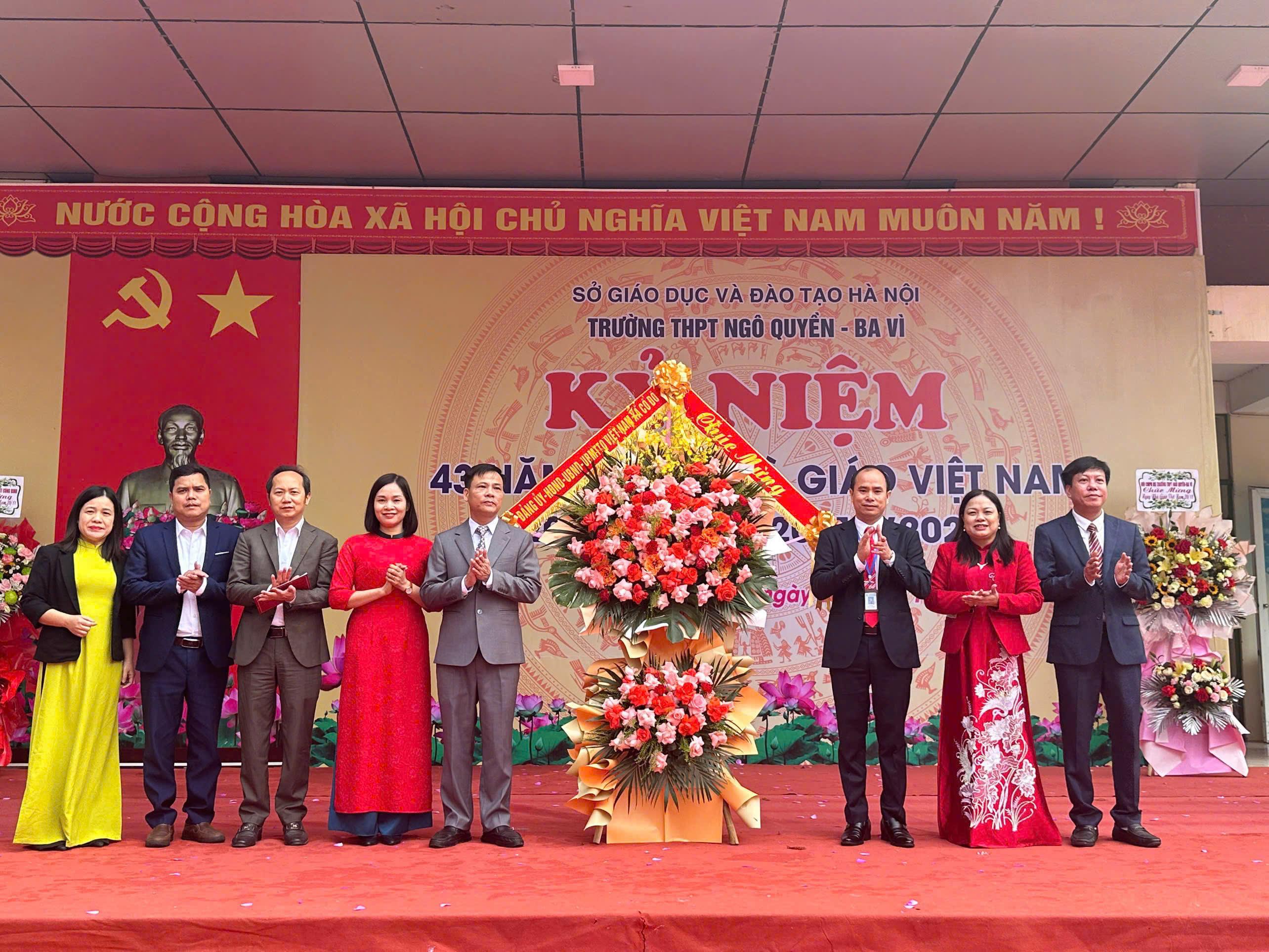 LỄ KỶ NIỆM 43 NĂM NGÀY NHÀ GIÁO VIỆT NAM TẠI TRƯỜNG THPT NGÔ QUYỀN - BA VÌ